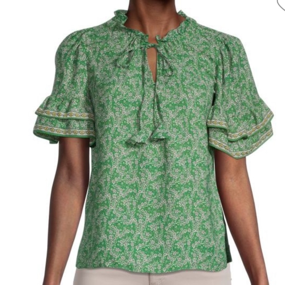 NWOT Max Studio green floral flutter sleeve top